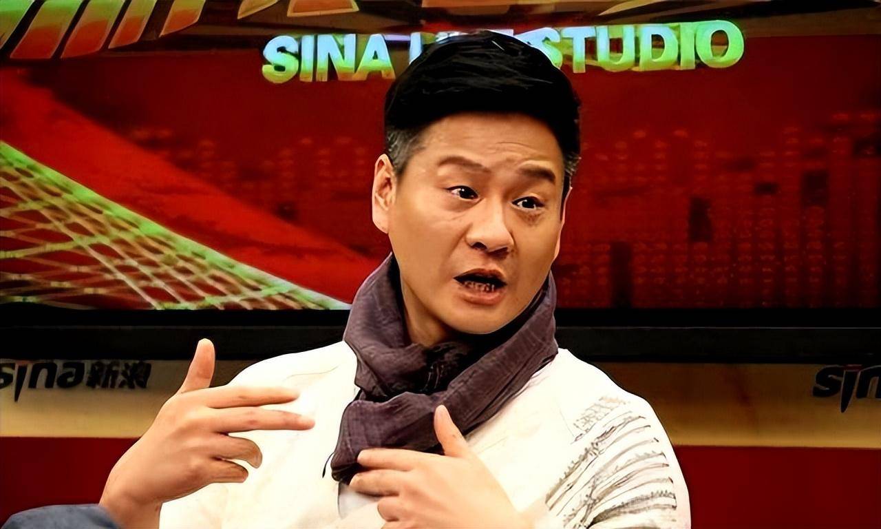 演员连奕名:成名后抛妻弃子,转身迎娶杨若兮,前妻红了他却糊了_陈实