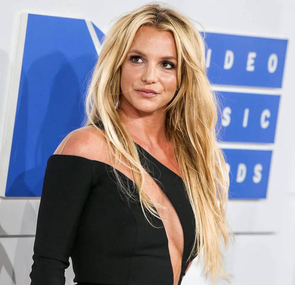 布兰妮：被父亲奴役、体内放节育器，如今父亲截肢，粉丝称其报应_搜狐网, image size:1000x965