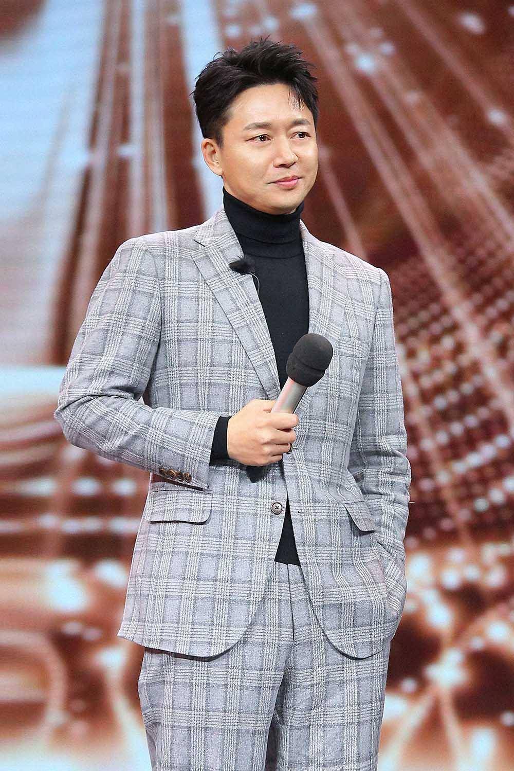 刘奕君:得罪影后被封,分手后不敢碰爱情,终娶女强人获得幸福_宋佳