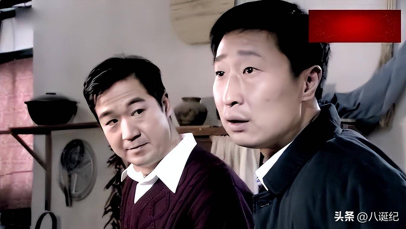 那一年林永健登上了舞台的舞台,和巩汉林合作的小品《装修》,一经播出