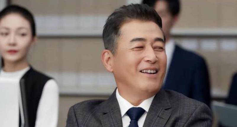 他出演的角色一般以生活剧跟刑侦剧有关,当初合作陈道明出演了黑洞》