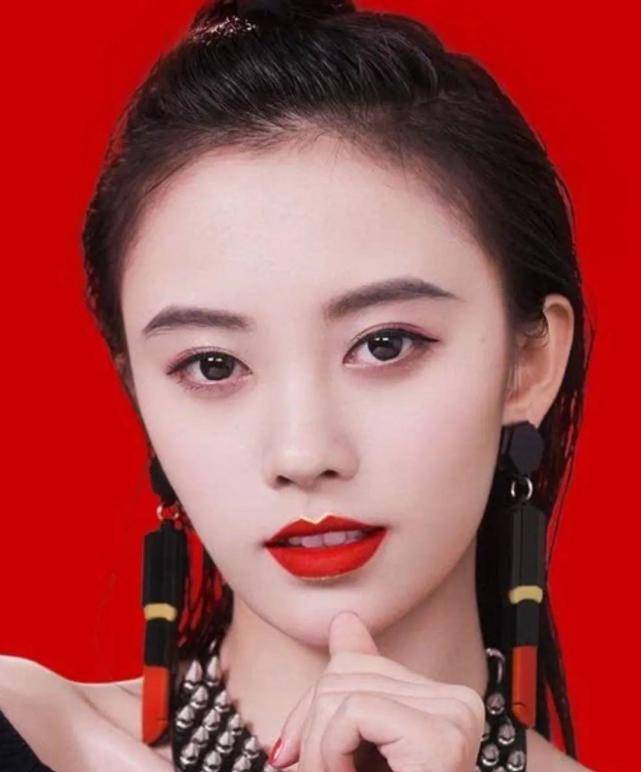 鞠婧祎又"变脸"?跟杨颖傻傻分不清楚,惊到了网友?_发型_刘海_baby