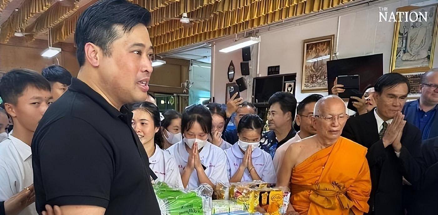 泰国二王子高调回国,或许只是人丁凋零王室的计策_状态_公主_继承人