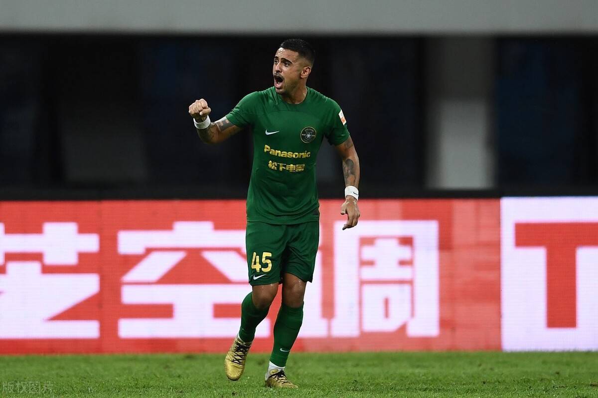 西亚土豪挖角泰山弃将失败,或正式投中超黑马_莱昂纳多_浙江_赛季