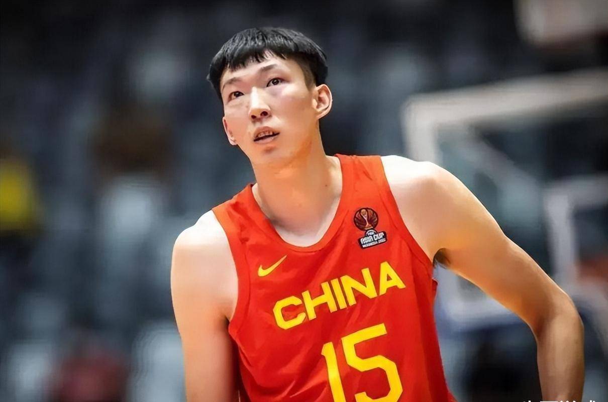 刘玉栋:目前我们男篮,最有可能接班易建联的仅3人,王俊杰够格_姚明