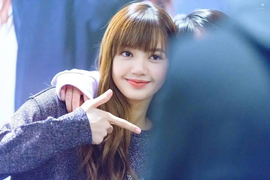 lisa近照曝光,疯马秀之后,她的衣服还能穿回来吗_刘海_时候_baby