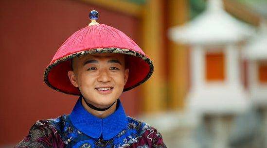 2012年,得到于正赏识的包贝尔,凭借《宫锁珠帘》中大太监苏培盛这个