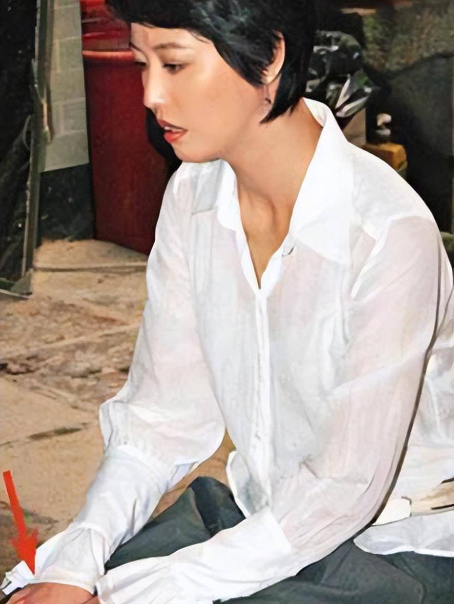 好友曝周海媚现状:已昏迷二十四小时仍未苏醒,在医院接受治疗中_生活