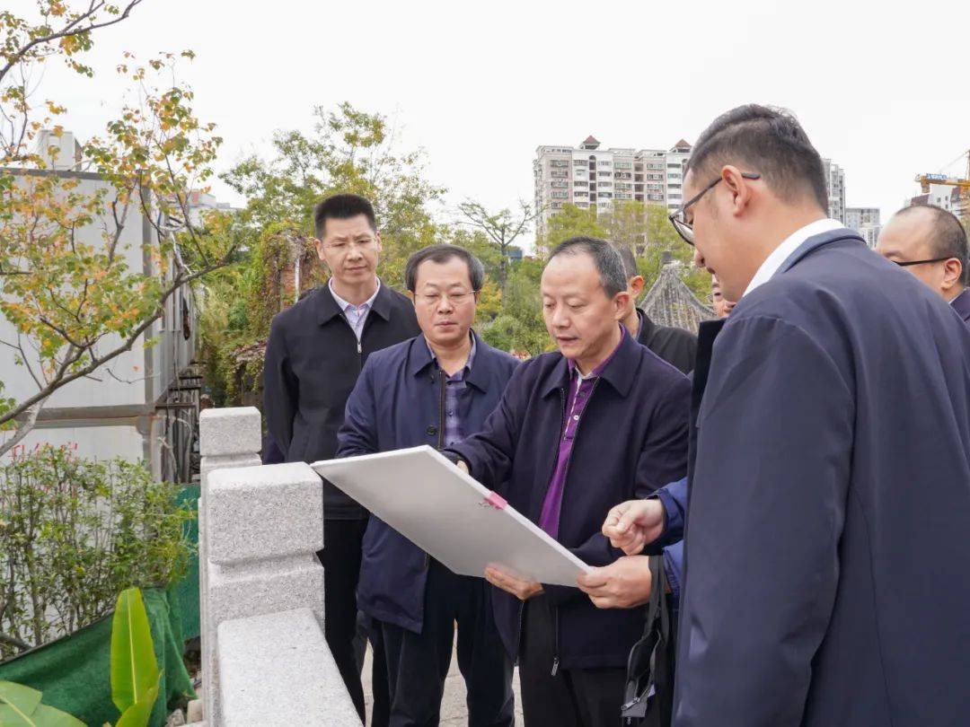 台江区委副书记,区长刘广辉一行现场察看打铁港河贯通南公园情况