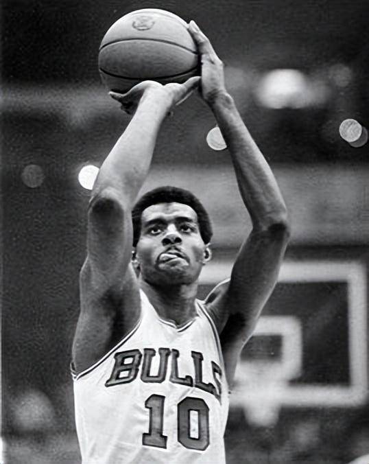 3 鲍勃·乐福队史总荣誉:★★★★★★★★队史总数据