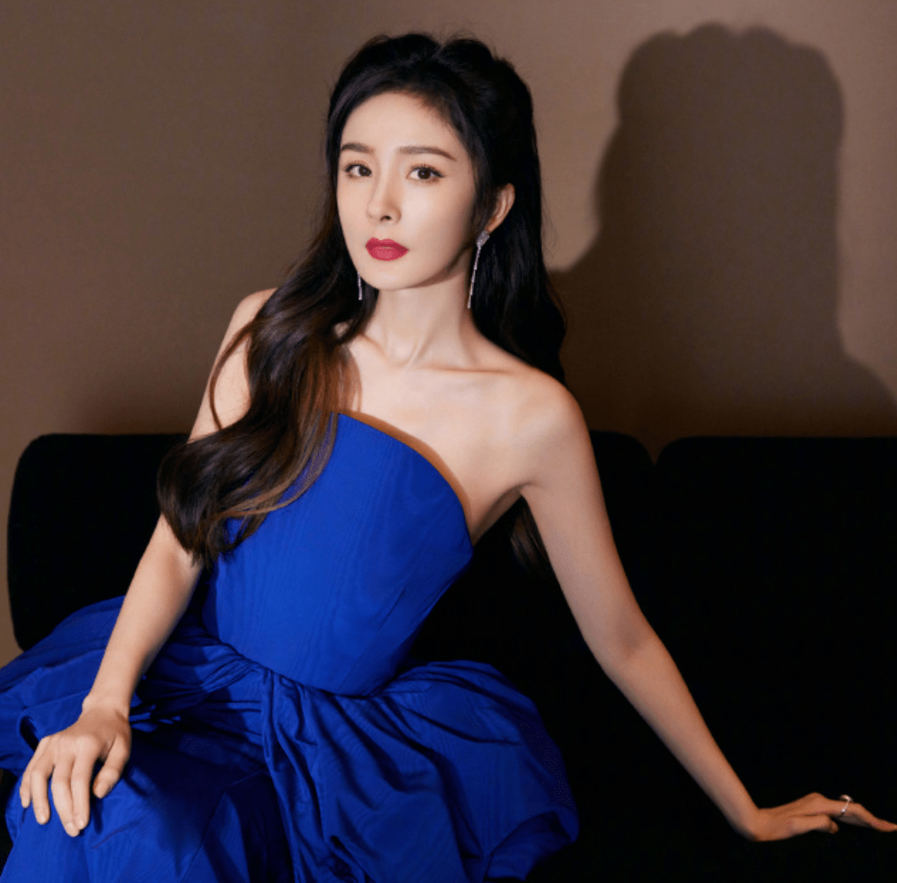 倪妮是四小花旦中唯一一个没有步入过婚姻,但也经历了两段轰轰烈烈的