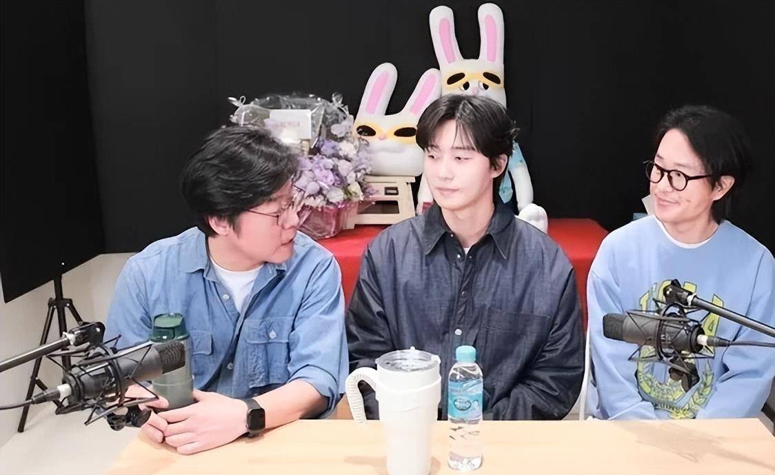 朴叙俊表示:"入伍前我见过金泰亨,并通过电话进行了沟通.