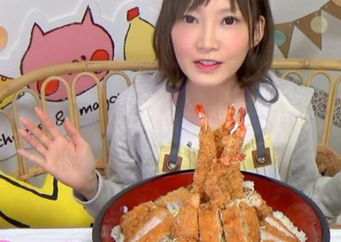 4kg的大胃王,因催吐得厌食症,如今隐退比赛_日本_食量_木下