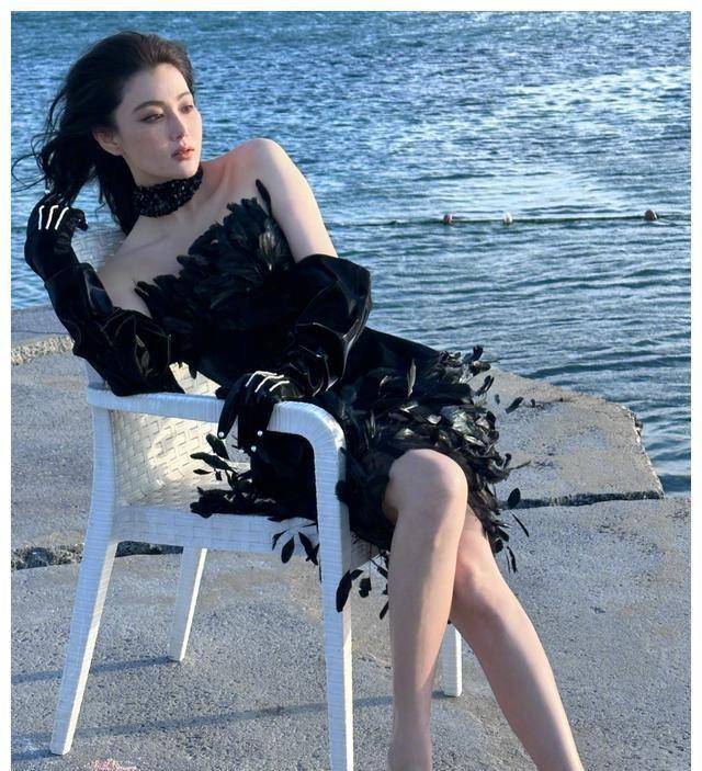 张馨予晒风景照惹争议!