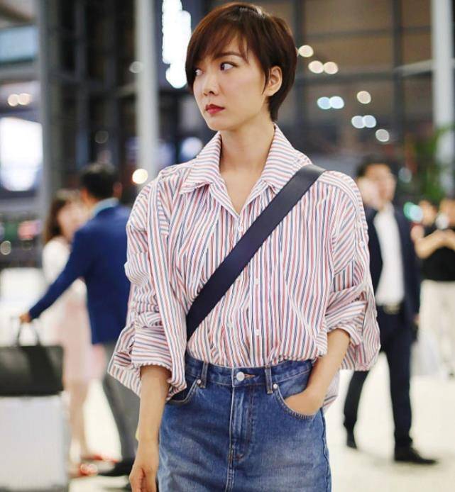 "大水桶"牛仔短裤搭配病号服,王珞丹最传神迷人笑容!_时尚_女孩_衣服