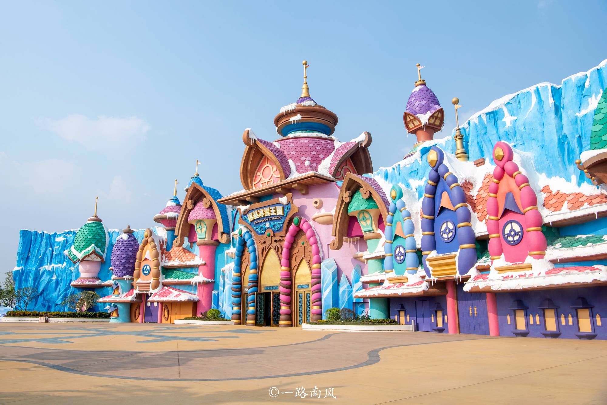又有一个景区成为网红,室外温暖如春,室内却冰天雪地_旅游_银基_王国