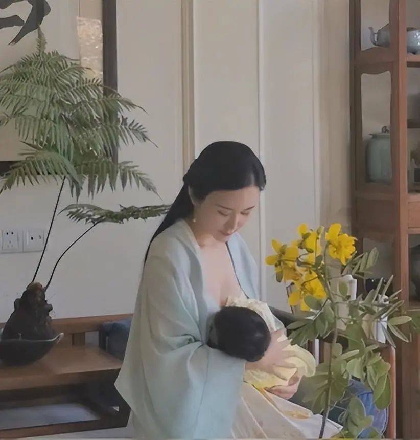 汉服领口大敞皮肤雪白,老公发文深情告白_杜星霖_孩子_照片