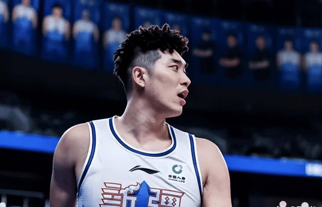 阿不都 琼斯无解,内线施虐对手,于德豪主导攻守_比赛_数据_防守