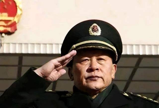 1993年,梁光烈任北京军区参谋长,顶头上司是二野和四野的猛将_李来柱