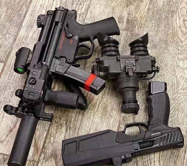 因为突击步枪使用性要远远超过冲锋枪,所以在第二次世界大战之后,各国