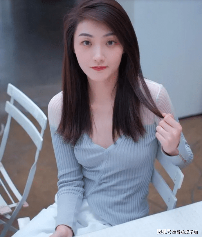 央视新闻阵容调整,王音琪确定离开,又一貌美新面孔首秀_迟茜_节目