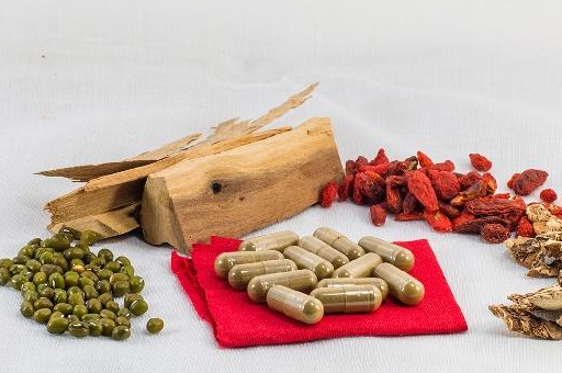 所以用脑子想想也能知道板蓝根也就是个安慰剂了.