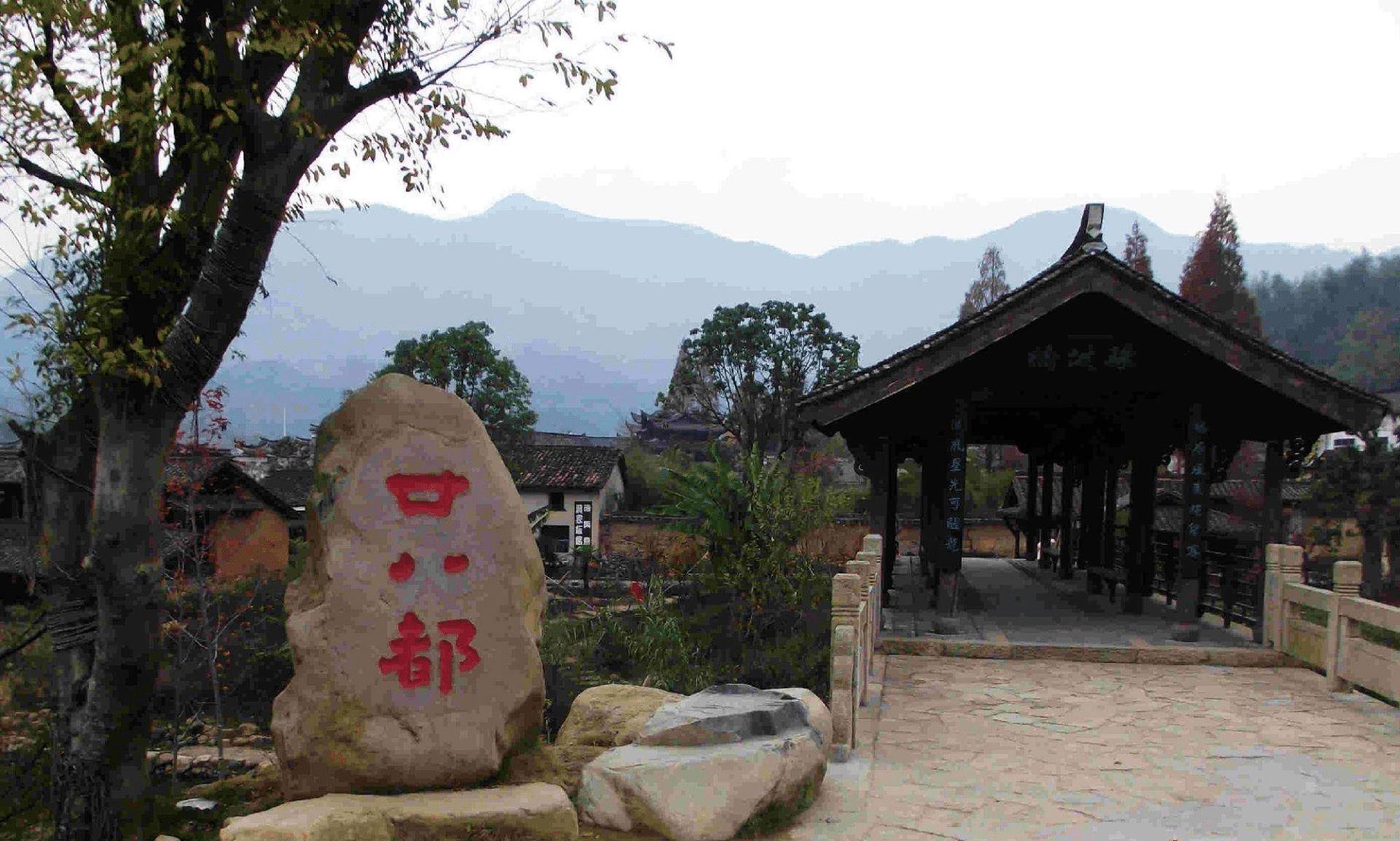 在这么多古镇当中,有一个古镇很是"低调",它就是廿八都镇.