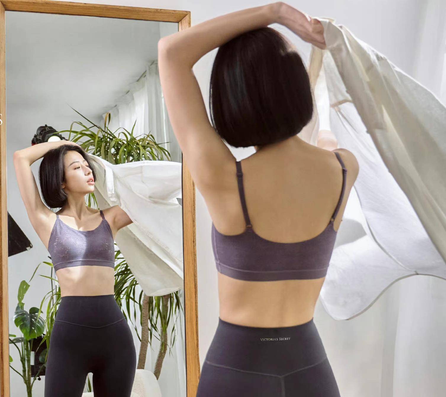 这些服装穿在周雨彤身上,凸显了她的曼妙身材,和完美曲线