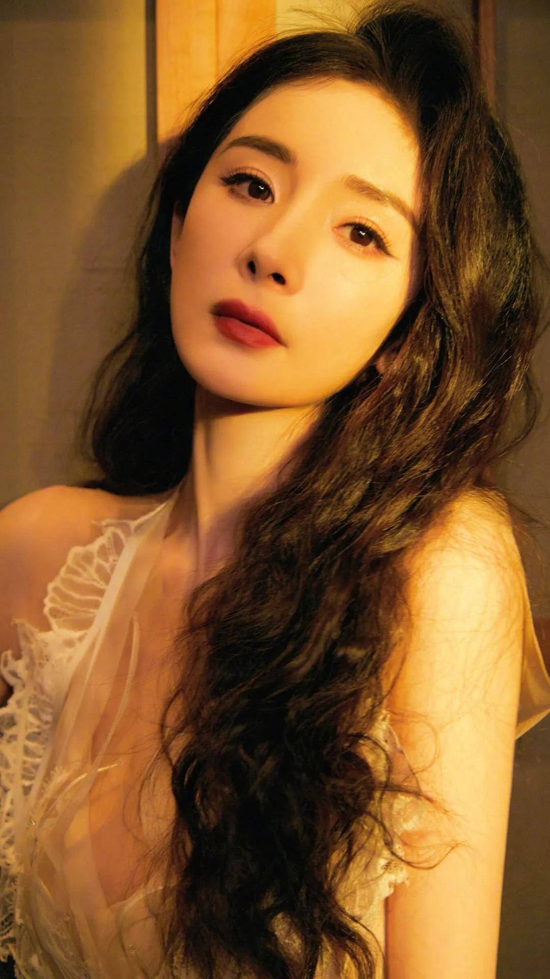 极品女神杨幂相信很多人喜欢她的身材-_女明星_的整体_网友