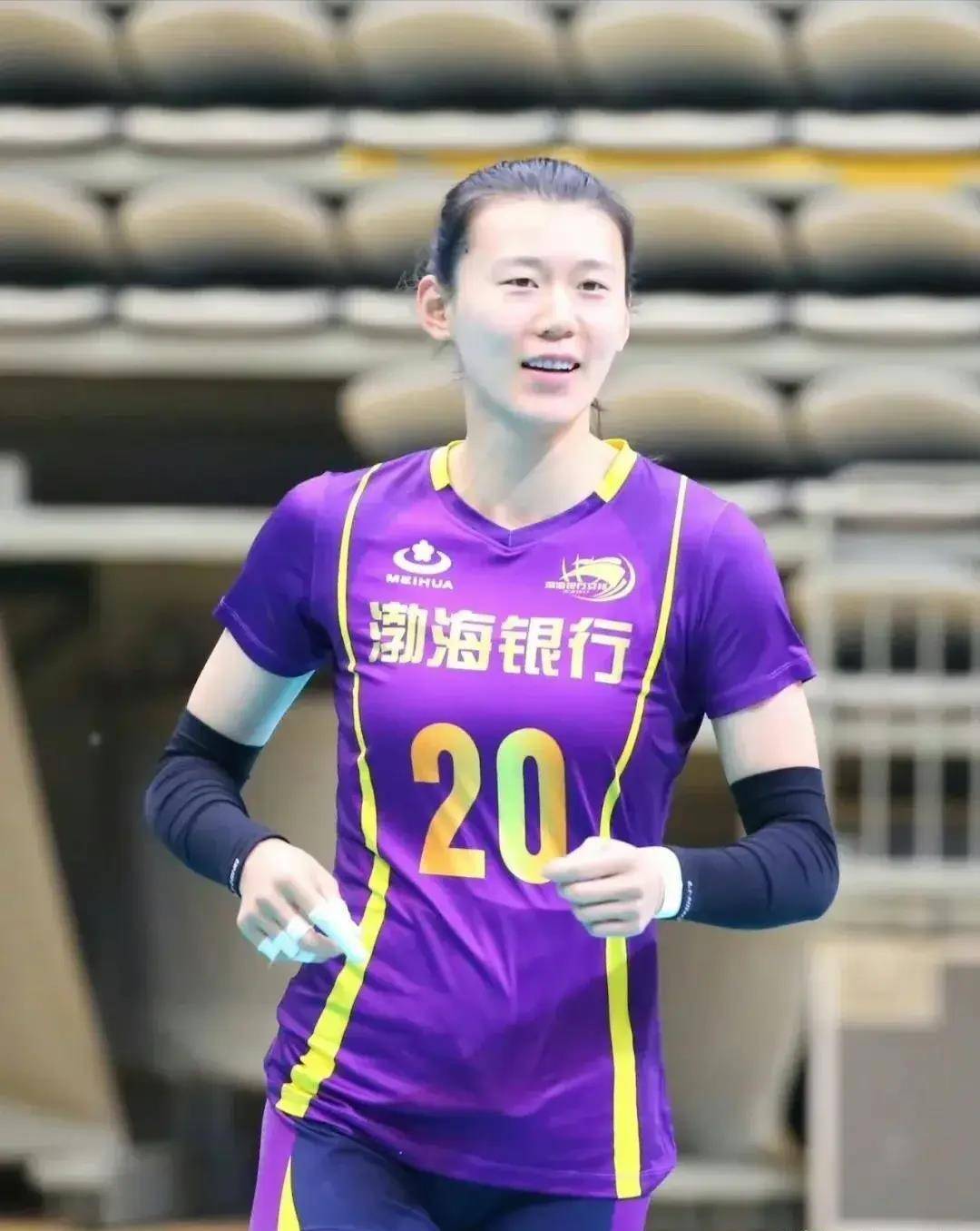 成长一帆风顺的球员很少,大多数球员成长的路子都比较曲折,王艺竹也是