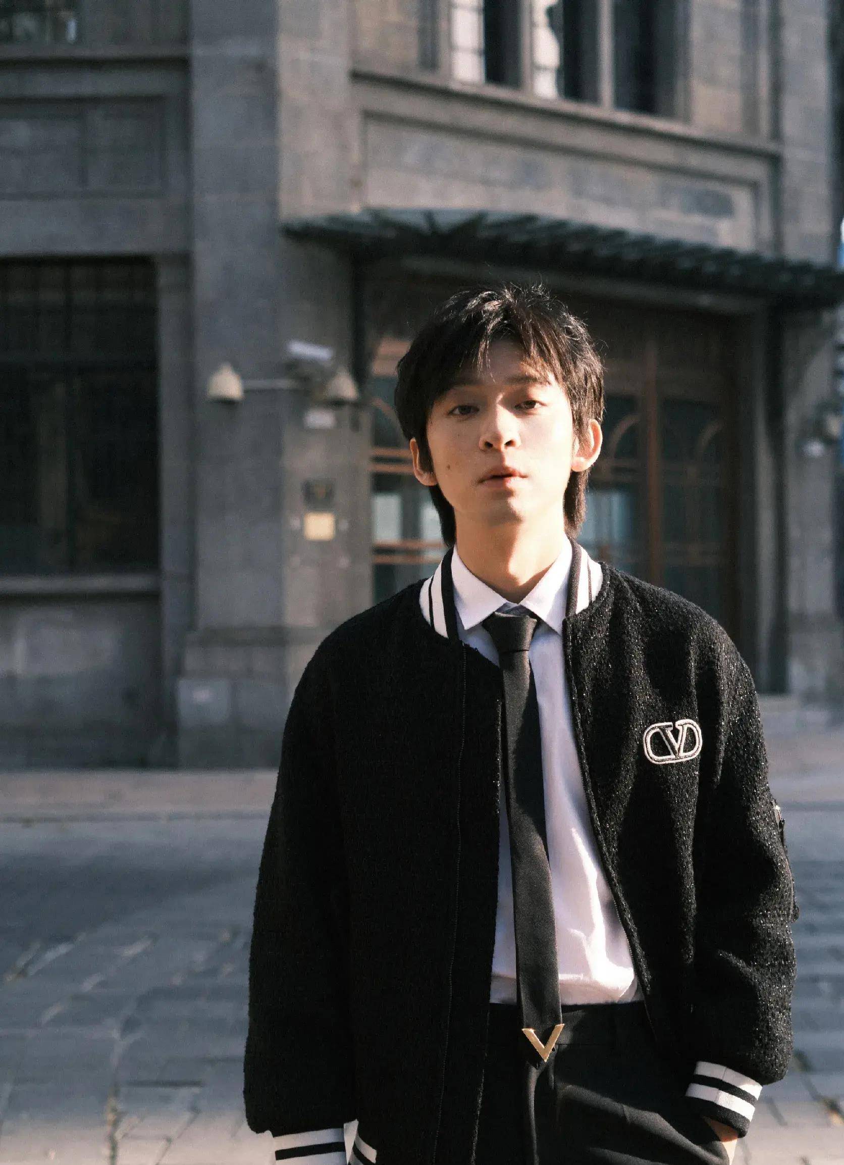 时尚| wsj晚宴:周笔畅,王珞丹添优雅,董子健,张宥浩元气满满_年度