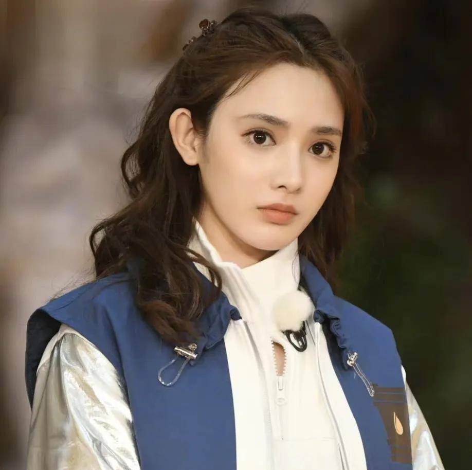 《画眉》彭小苒:主持人出身,凭《东宫》出圈,33岁演技堪忧还被嘲整容