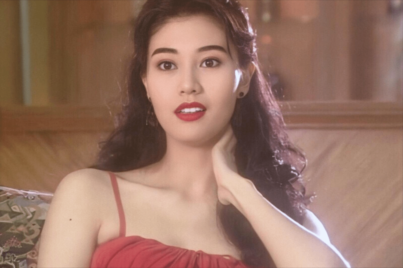 "港姐"李嘉欣强悍爱情,幸亏刘銮雄的分手,让她稳坐阔太之位_倪震_香港