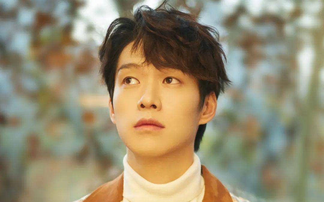 魏大勋捐赠50万物资,多位港台明星也加入_灾区_名单_林俊杰