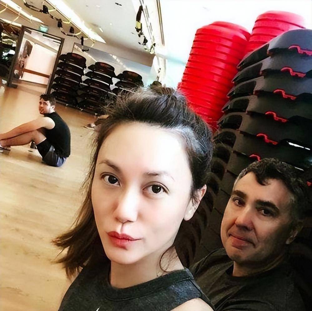 郭妃丽_策划_白牡丹