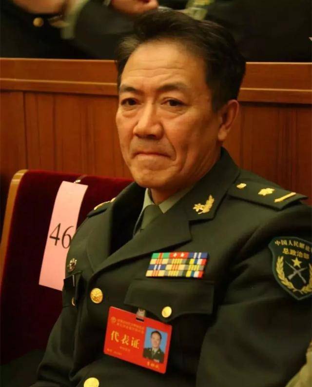 李云龙的演员李幼斌在现实中也是少将?教你辨别真假军人!