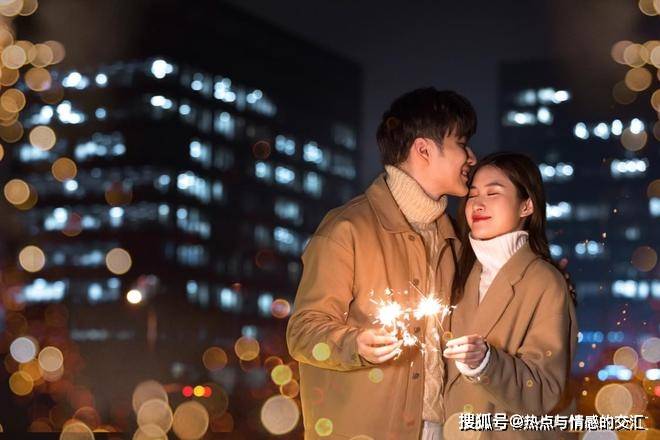 在寂寞中伴随爱人,在寂寞中坚守爱,在寂寞中等待爱人的爱_男人_女人