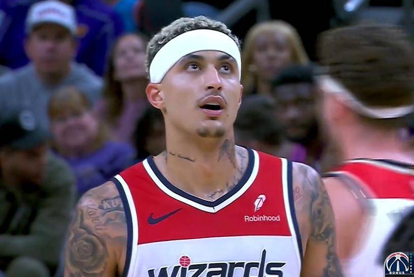 布克末节11分挽救太阳,普尔上演惊奇失误再遭裁判羞辱_奇才_比赛