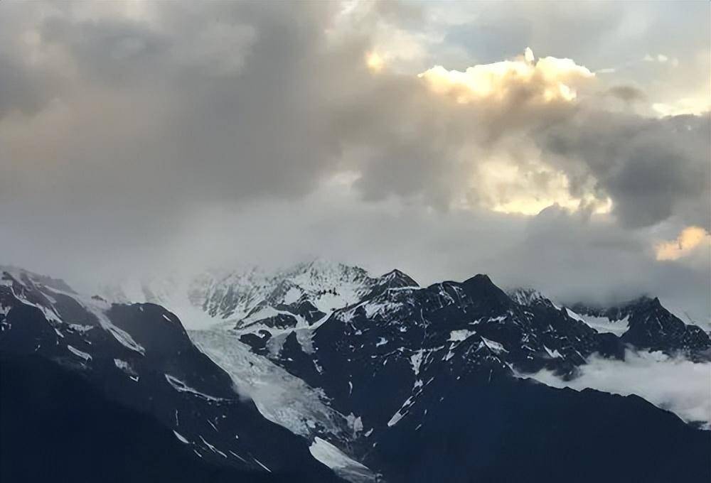 7年后发现日记,记录临死前过程充满诡异_卡瓦格博_藏民_梅里雪山