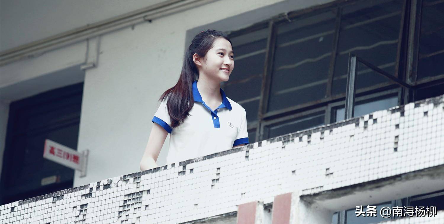 一把年纪还硬演少男少女,终于知道当年陈都灵和杨洋有多绝了_影版