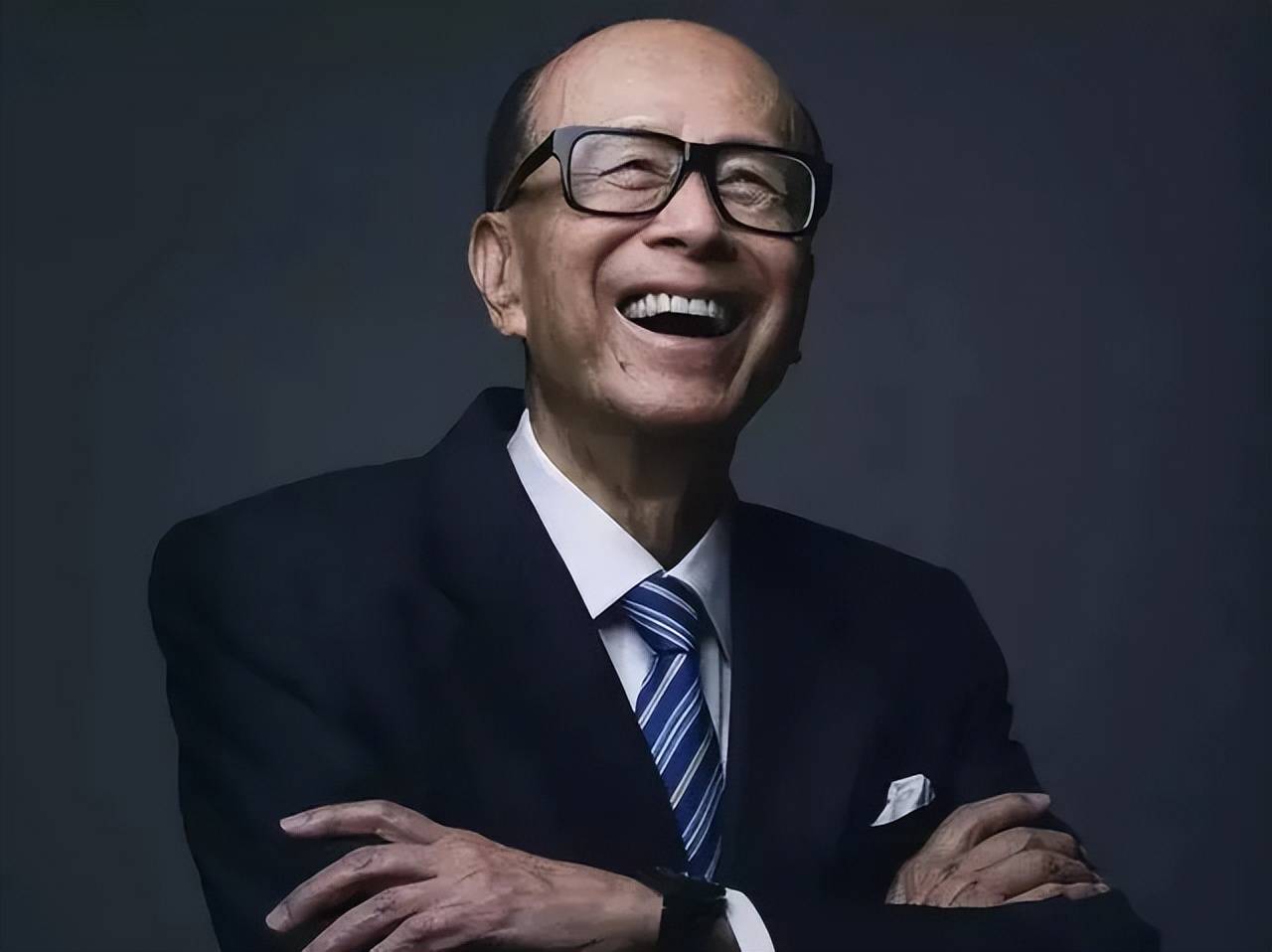 少年卖爆米花,捐2000元给甘肃,而首富捐了24000瓶矿泉水_李嘉诚_基金