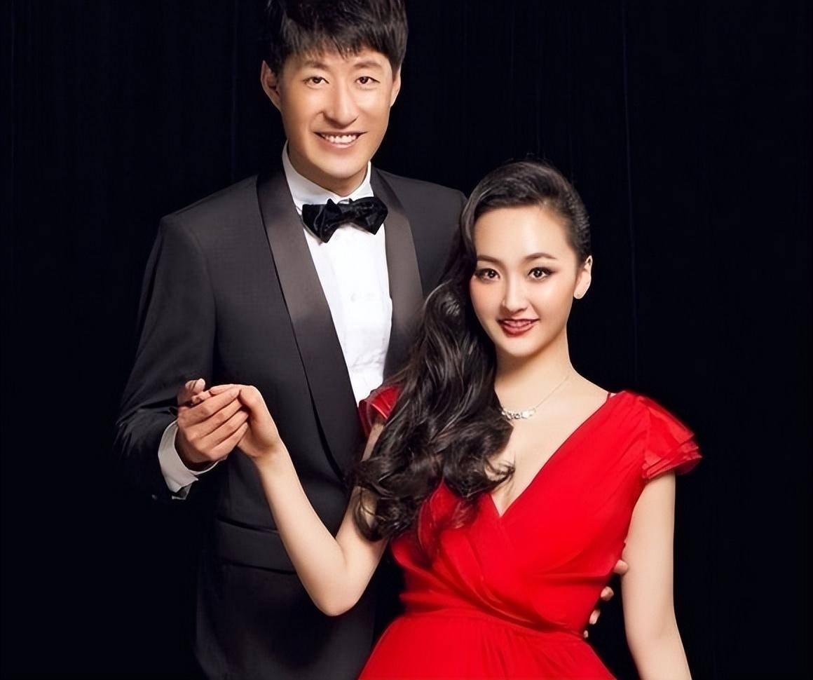 事实证明,著名演员于震是一个好丈夫,好爸爸,也是好儿子好女婿_辛月