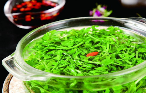 冷天，这汤做给产妇喝，滋***润燥温宫暖胃，提高免疫力，产妇爱喝(图2)