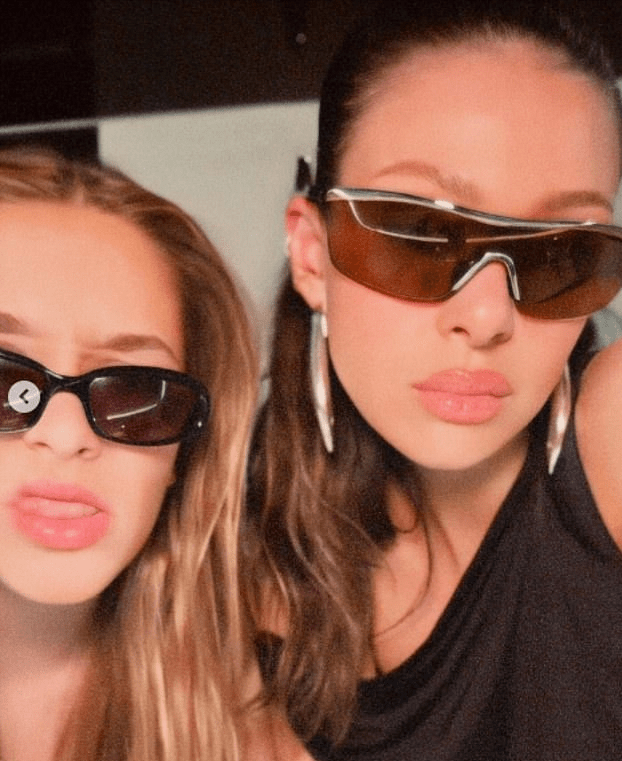 贝嫂和儿媳妮可拉玩嗨,小七穿比基尼_大布_老婆_儿子