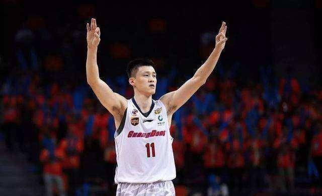 "小鸟"周鹏,广东队另一位中国队长-李秋平曾赞赏为国内第一人_防守