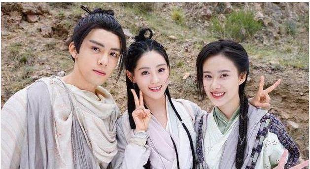 鞠婧祎白衣飘飘仙气足,与于朦胧甜蜜互动!_经典_许仙_传奇