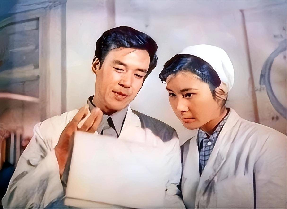 著名演员达式常:终生只爱一个人,他一生不买车不开车是为何?