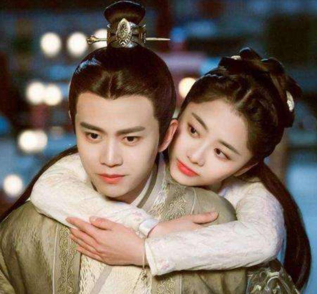 还没看完,张新成又一部剧定档,看到女主不得不追_家人_谭松韵_观众