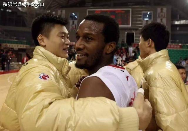 中1,得到15分11篮板11助攻11抢断,取得罕见的四双数据,成为胡雪峰之后