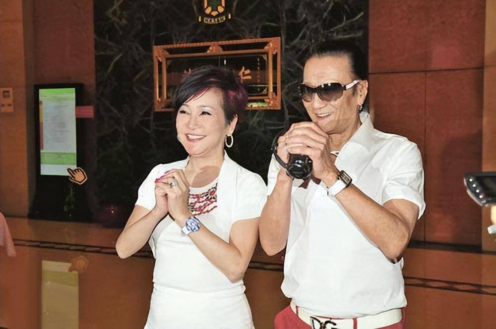 谢贤:两婚两离,曾给小女友2000万分手费,87岁还为儿女操心_甄珍_嘉玲